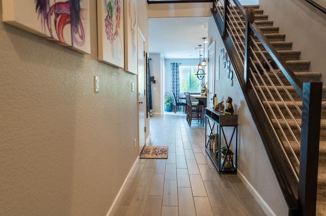 1038 Bridlewood Dr, Rocklin, CA 95765