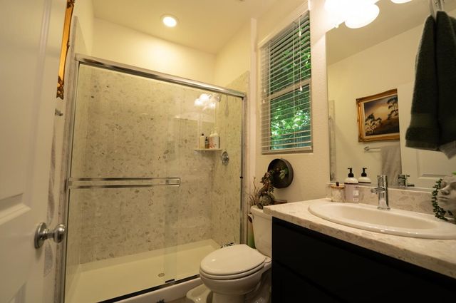 1038 Bridlewood Dr, Rocklin, CA 95765