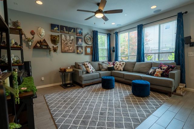 1038 Bridlewood Dr, Rocklin, CA 95765