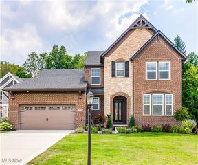 2770 Weeping Pine Drive, Medina, OH 44256