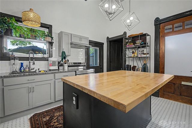 18 Garret Street, Dayton, OH 45410