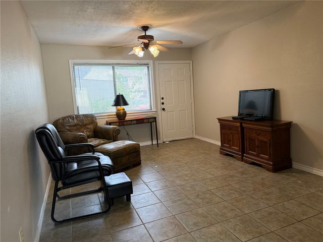 4405 Carter Creek Parkway 3, Bryan, TX 77802