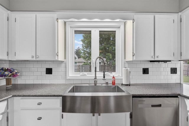 2111 Kenwood Avenue, Janesville, WI 53545