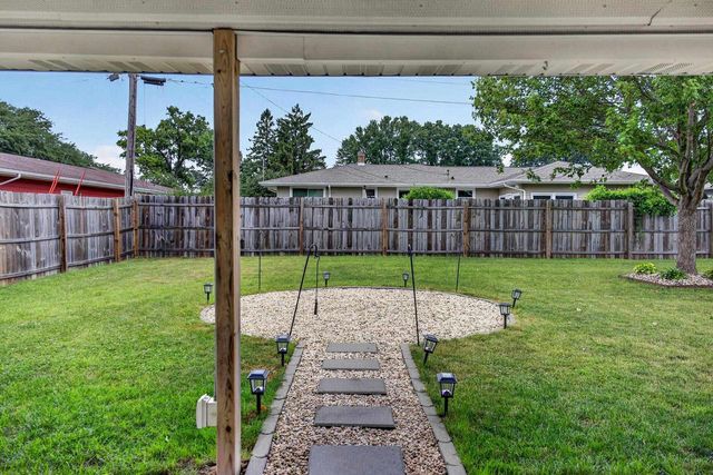 2111 Kenwood Avenue, Janesville, WI 53545