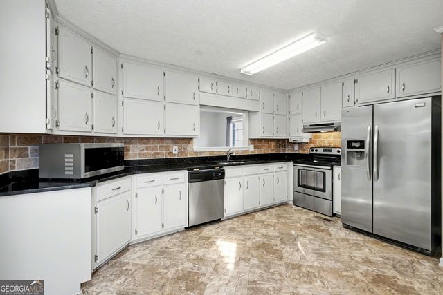 130 Cornwallis Way, Fayetteville, GA 30214