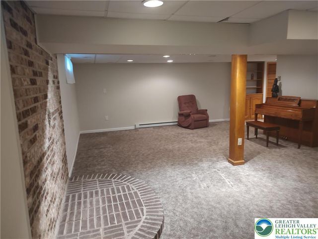 1755 peachtree Circle, Whitehall Twp, PA 18052