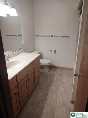 1755 peachtree Circle, Whitehall Twp, PA 18052