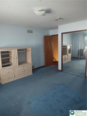 1755 peachtree Circle, Whitehall Twp, PA 18052