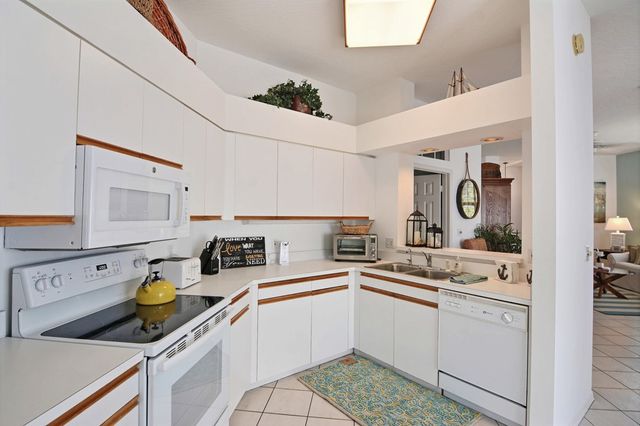 1440 Winding Oaks Circle A203, Vero Beach, FL 32963