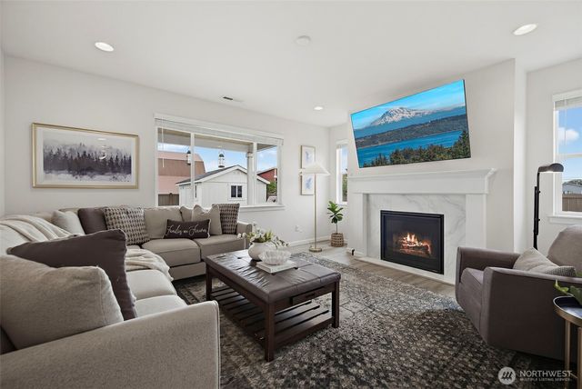956 E Rawson Avenue, Buckley, WA 98321