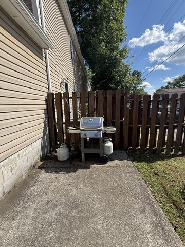 430 Walton Ferry Rd Apt 1607, Hendersonville, TN 37075