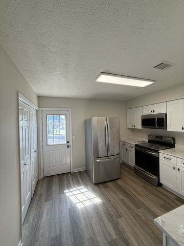 430 Walton Ferry Rd Apt 1607, Hendersonville, TN 37075