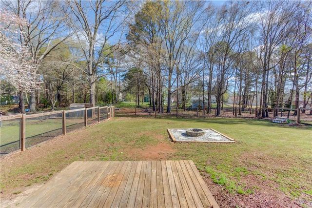2080 Blackberry Lane, Auburn, GA 30011