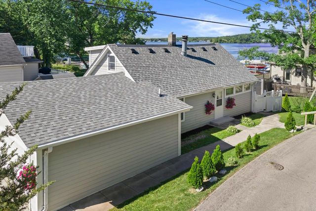 S68W18031 Island DRIVE, Muskego, WI 53150