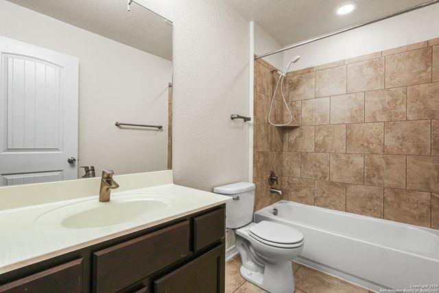 18043 Muir Glen, San Antonio, TX 78257