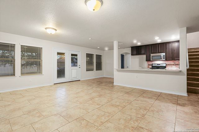 18043 Muir Glen, San Antonio, TX 78257