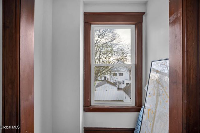 126 Elmer Avenue, Schenectady, NY 12308