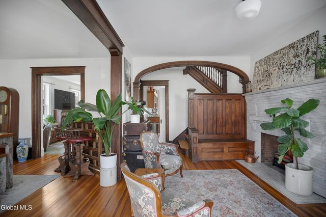 126 Elmer Avenue, Schenectady, NY 12308