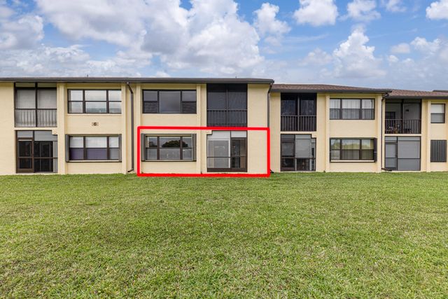 4702 E Lucerne Lakes Blvd Boulevard E 103, Lake Worth, FL 33467