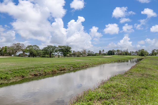 4702 E Lucerne Lakes Blvd Boulevard E 103, Lake Worth, FL 33467