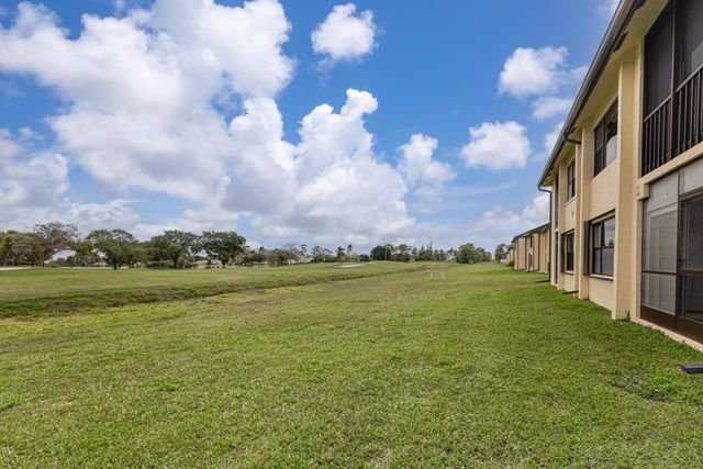 4702 E Lucerne Lakes Blvd Boulevard E 103, Lake Worth, FL 33467