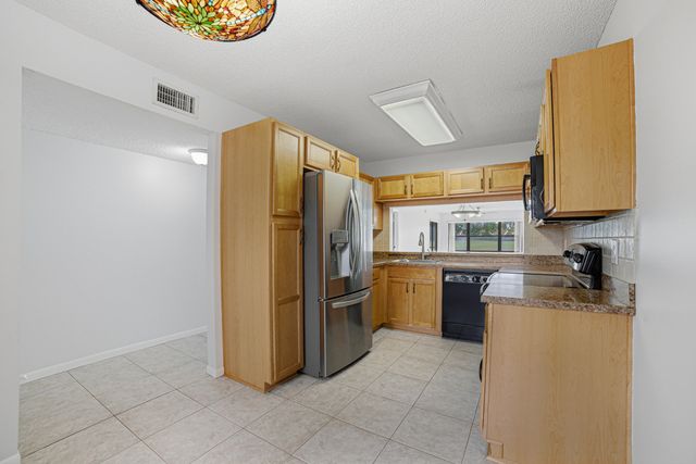 4702 E Lucerne Lakes Blvd Boulevard E 103, Lake Worth, FL 33467
