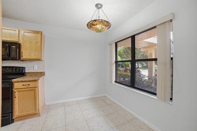 4702 E Lucerne Lakes Blvd Boulevard E 103, Lake Worth, FL 33467