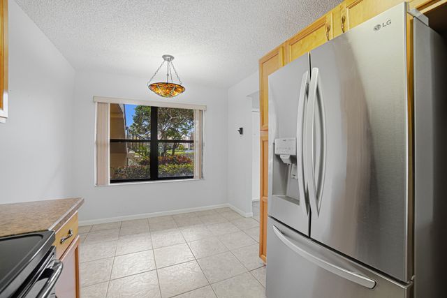 4702 E Lucerne Lakes Blvd Boulevard E 103, Lake Worth, FL 33467