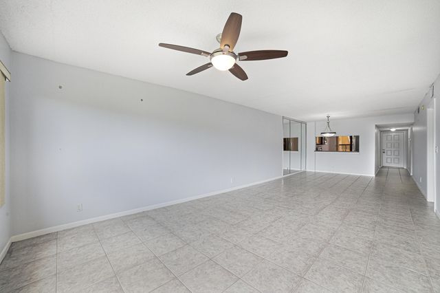 4702 E Lucerne Lakes Blvd Boulevard E 103, Lake Worth, FL 33467