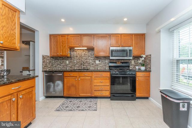 27 TYNEMOUTH CT, Robbinsville, NJ 08691