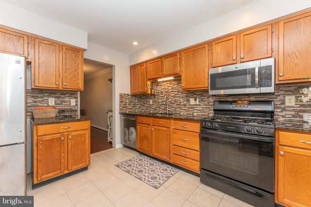 27 TYNEMOUTH CT, Robbinsville, NJ 08691