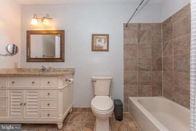 27 TYNEMOUTH CT, Robbinsville, NJ 08691