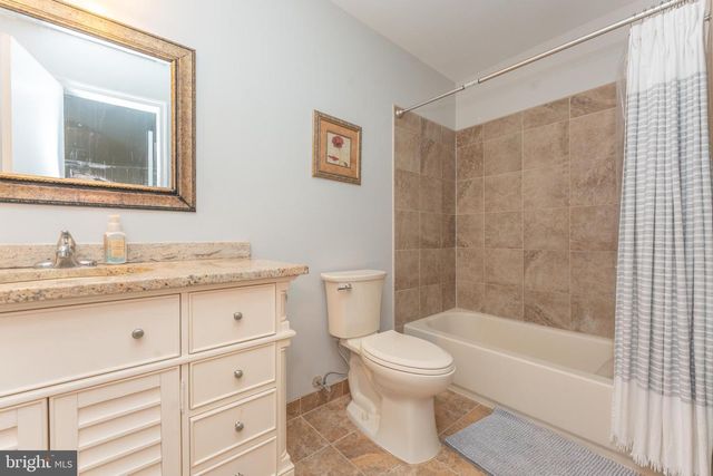 27 TYNEMOUTH CT, Robbinsville, NJ 08691