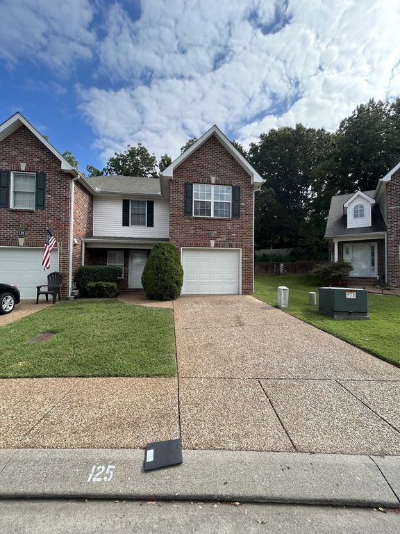 125 Noel Cove Cir, Hermitage, TN 37076