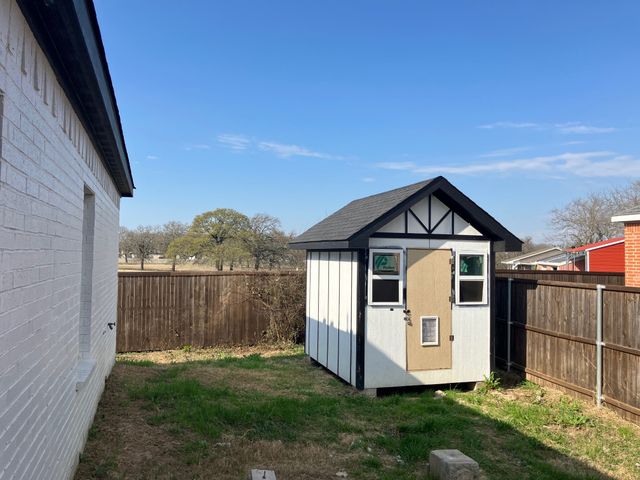 700 Hillburn Drive, West Tawakoni, TX 75474