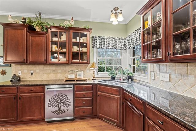 655 Starboard Reach, Lexington, NC 27292