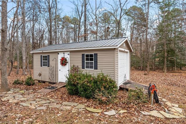 655 Starboard Reach, Lexington, NC 27292