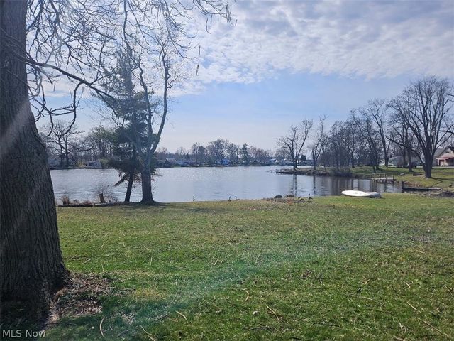 27292 Lake Front Drive, Beloit, OH 44609