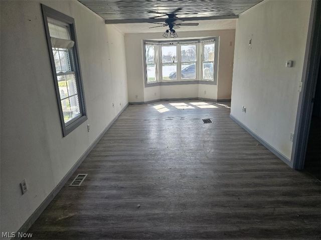 27292 Lake Front Drive, Beloit, OH 44609