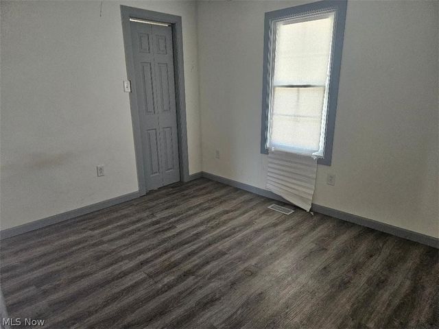 27292 Lake Front Drive, Beloit, OH 44609