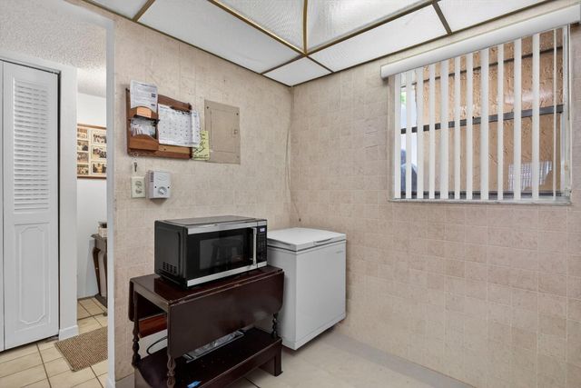 3050 Holiday Springs Boulevard 108, Margate, FL 33063