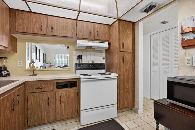 3050 Holiday Springs Boulevard 108, Margate, FL 33063