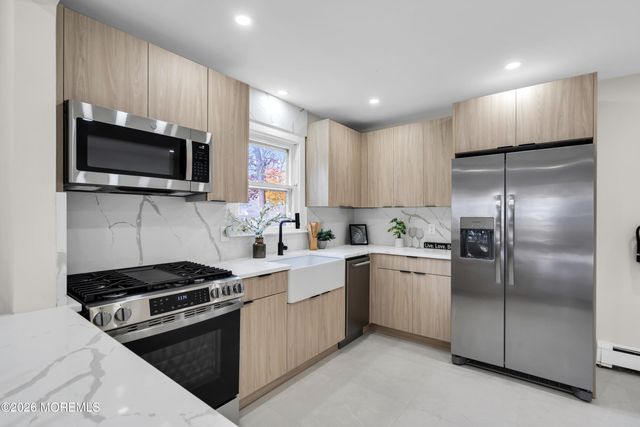 1186 Galley Avenue, Manahawkin, NJ 08050