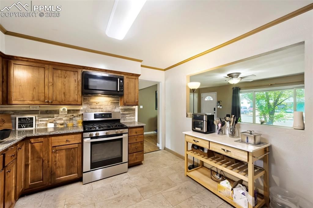 Image 10 of property listing at 430 Hackberry Drive, Colorado Springs, CO 80911