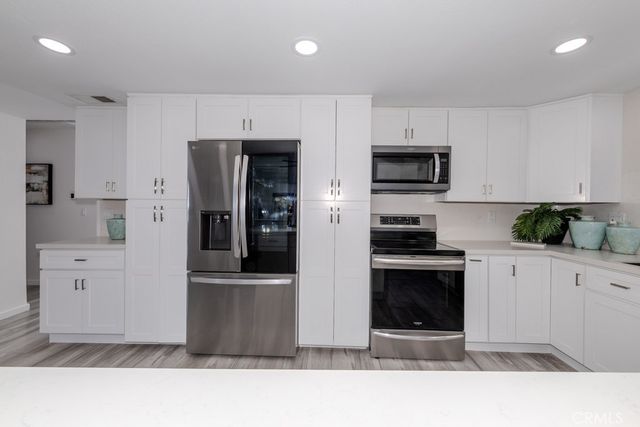 30184 Skippers Way, Canyon Lake, CA 92587