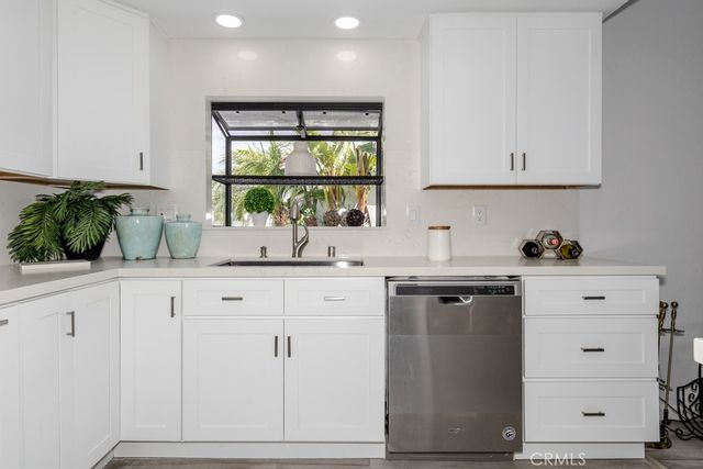 30184 Skippers Way, Canyon Lake, CA 92587