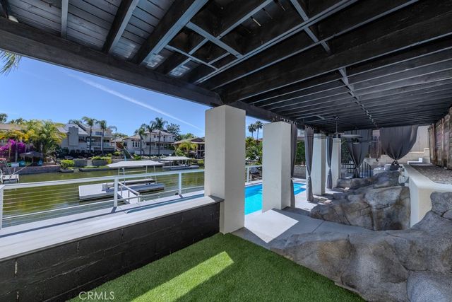 30184 Skippers Way, Canyon Lake, CA 92587