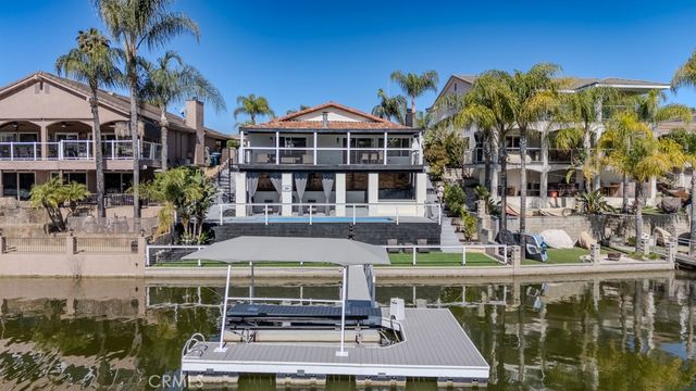 30184 Skippers Way, Canyon Lake, CA 92587
