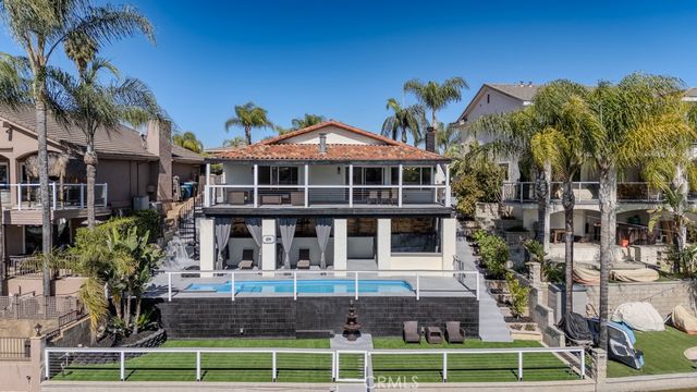 30184 Skippers Way, Canyon Lake, CA 92587