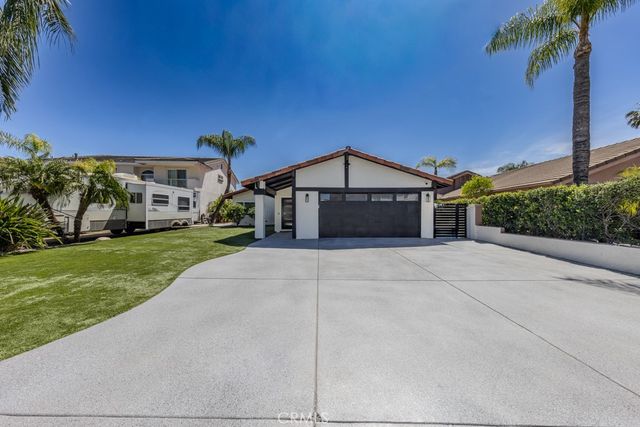 30184 Skippers Way, Canyon Lake, CA 92587